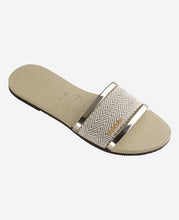 Carregar imagem no visualizador da galeria, Havaianas You Trancoso Premium Gold